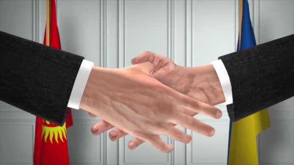吉尔吉斯斯坦和乌克兰的外交处理动画 商人搭档握手 背景上的国旗 — 图库视频影像
