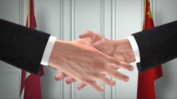 Spotkanie Biznesowe Urzędników Łotwy Chin Dyplomacja Deal Animation Partnerzy Uścisk — Wideo stockowe