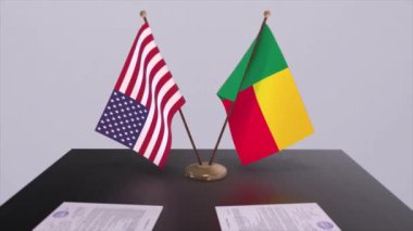 Benin ve ABD müzakere masasında, diplomatik bir anlaşma. İş ve politika animasyonu. Ulusal bayraklar, diplomasi anlaşması. Kağıt belgeler masanın üstünde. Uluslararası anlaşma