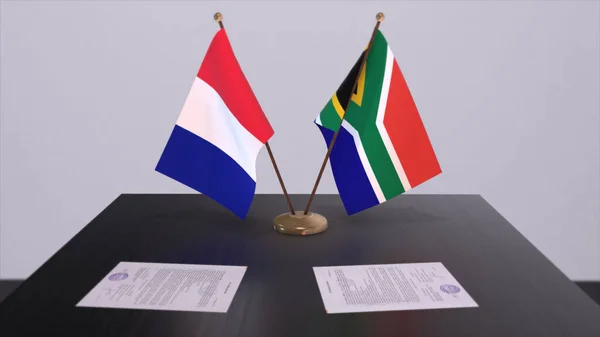 Sydafrika Och Frankrike Nationella Flaggor Bordet Diplomatisk Konferensrum Politik Deal — Stockfoto