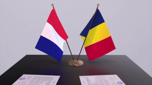 Flagi Narodowe Czadu Francji Stole Sali Konferencyjnej Dyplomatycznej Porozumienie Polityczne — Wideo stockowe
