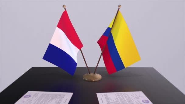Bandeiras Nacionais Colômbia França Mesa Sala Conferências Diplomáticas Acordo Político — Vídeo de Stock