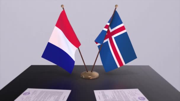 Isländische Und Französische Nationalflaggen Auf Dem Tisch Diplomatischen Konferenzraum Politik — Stockvideo