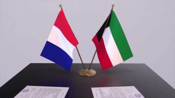 Kuwait Och Frankrike Nationella Flaggor Bordet Diplomatisk Konferensrum Politikavtal — Stockvideo