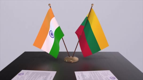 リトアニアとインドの国旗 パートナーシップ契約のアニメーション 政治とビジネスの協力 — ストック動画