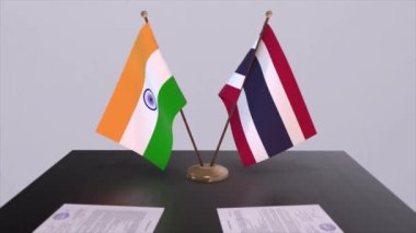 Tayland ve Hindistan ulusal bayrakları. Ortaklık anlaşması animasyon, politika ve iş anlaşması işbirliği