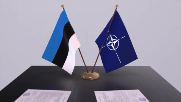 爱沙尼亚国旗和北约国旗 政治和外交说明 — 图库视频影像