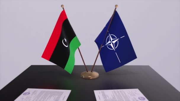 Національний Прапор Лівії Прапор Нато Притча Про Політику Дипломатію — стокове відео