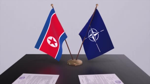 Εθνική Σημαία Της Βόρειας Κορέας Και Σημαία Του Νατο Πολιτική — Αρχείο Βίντεο