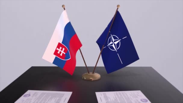 Nationalflagge Der Slowakei Und Nato Flagge Illustration Von Politik Und — Stockvideo