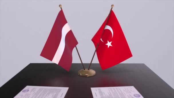 拉托维亚和土耳其在政治会议上高举国旗 商业交易动画 — 图库视频影像