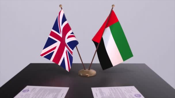 阿联酋和英国国旗 政治概念 伙伴交易甲虫之间的国家 各国政府的伙伴关系协定 — 图库视频影像