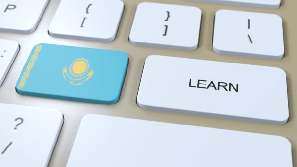 Lær Deg Kasakhstansk Språkkonsept Internettstudiestudier Knappe Med Tekst Tastatur – stockvideo