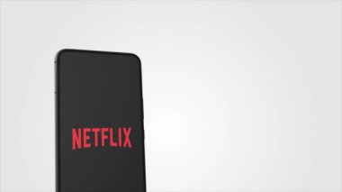 New York, ABD - 1 Mayıs 2023: Telefon Ekran Animasyonu Netflix Logosu, İllüstrasyon Editörü.
