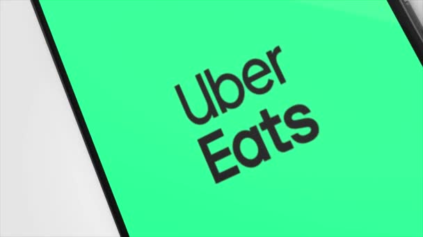 Νέα Υόρκη Ηπα Μαΐου 2023 Uber Eats Logo Στην Οθόνη — Αρχείο Βίντεο