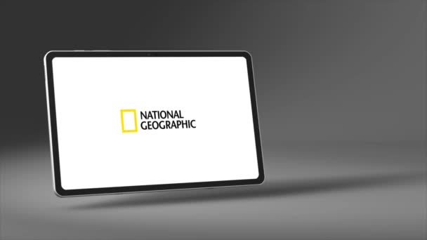 Νέα Υόρκη Ηπα Μαΐου 2023 National Geographic Logo Tablet Screen — Αρχείο Βίντεο