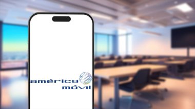 New York, ABD - 26 Mart 2024: America Movil Company Logosu Telefonda, Illustrative Editorial.