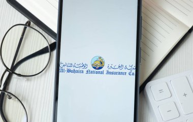 New York, ABD - 21 Haziran 2024: Al Buhaira Ulusal Sigorta Logosu Telefon Ekranı, Şirket Simgesi.