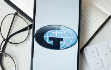 New York, ABD - 21 Haziran 2024: Arthur J. Gallagher ve Ortak Logo Telefon Ekranında, Şirket Simgesi.