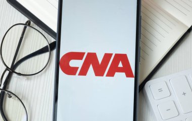 New York, ABD - 21 Haziran 2024: CNA Finansal Logo Telefon Ekranı, Şirket Simgesi.