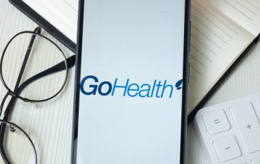 New York, ABD - 21 Haziran 2024: GoHealth Logosu Telefon Ekranında, Şirket Simgesi.