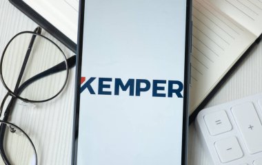 New York, ABD - 21 Haziran 2024: Kemper Logosu Telefon Ekranı, Şirket Simgesi.