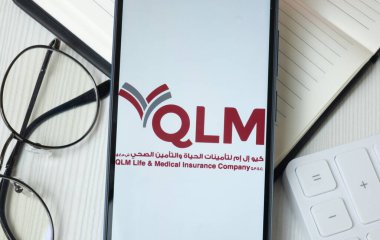 New York, ABD - 21 Haziran 2024: QLM Hayat Sağlık Sigortası Logosu Telefon Ekranı, Şirket Simgesi.