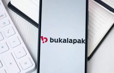 New York, ABD - 30 Haziran 2024: Telefon Ekranında Bukalapak.com Logosu, Şirket Simgesi.