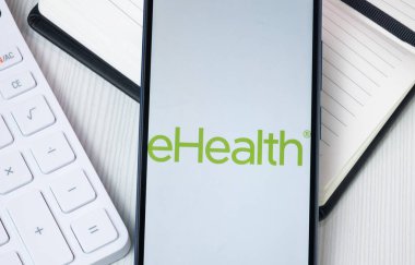 New York, ABD - 30 Haziran 2024: eHealth Logosu Telefon Ekranında, Şirket Simgesi.