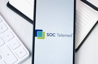 New York, ABD - 30 Haziran 2024: SOC Telemed Logo Telefon Ekranı, Şirket Simgesi.