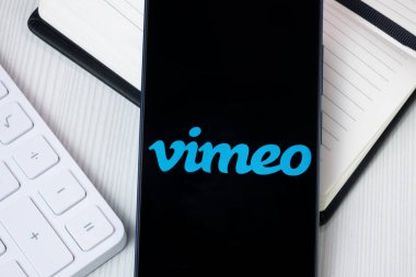 New York, ABD - 30 Haziran 2024: Vimeo Logo Telefon Ekranında, Şirket Simgesi.