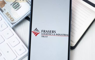 New York, ABD - 30 Haziran 2024: Frasers Lojistik Logosu Telefon Ekranı, Şirket Simgesi.