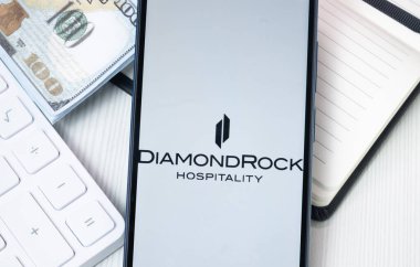 New York, ABD - 30 Haziran 2024: Diamondrock Misafirperverlik Logosu Telefon Ekranında, Şirket Simgesi.