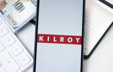 New York, ABD - 30 Haziran 2024: Kilroy Emlak Logosu Telefon Ekranında, Şirket Simgesi.