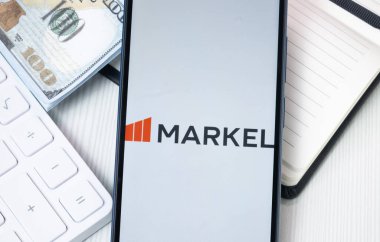 New York, ABD - 30 Haziran 2024: Markel Logosu Telefon Ekranı, Şirket Simgesi.