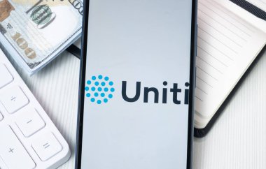New York, ABD - 30 Haziran 2024: Telefon Ekranında UNITI Logosu, Şirket Simgesi.