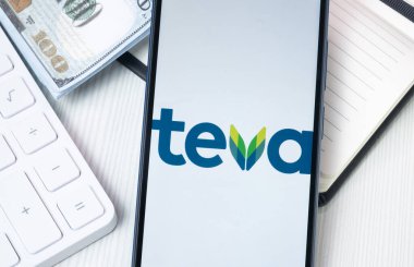 New York, ABD - 30 Haziran 2024: Telefon Ekranında Teva İlaç Logosu, Şirket Simgesi.