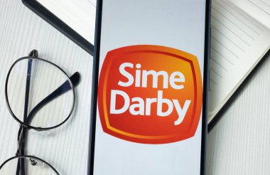 New York, ABD - 30 Haziran 2024: Sime Darby Logosu Telefon Ekranı, Şirket Simgesi.