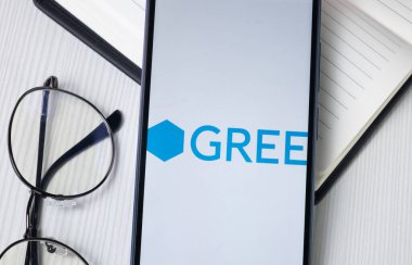 New York, ABD - 30 Haziran 2024: Gree Logosu Telefon Ekranında, Şirket Simgesi.