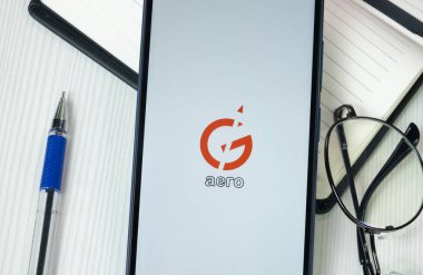 New York, ABD - 30 Haziran 2024: Aerogem Havacılık Logosu Telefon Ekranında, Havacılık Şirketi Simgesi.