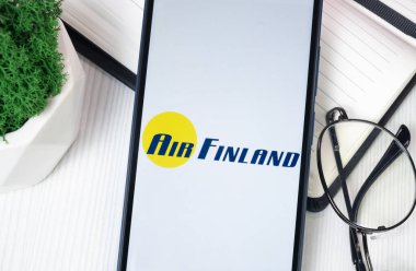 New York, ABD - 30 Haziran 2024: Air Finland Logosu Telefon Ekranında, Şirket Simgesi.