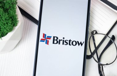 New York, ABD - 30 Haziran 2024: Bristow Helikopterleri Telefon Ekranı Logosu, Şirket Simgesi.