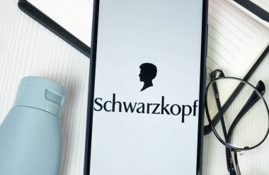 New York, ABD - 30 Haziran 2024: Schwarzkopf Logosu Telefon Ekranı, Şirket Simgesi.