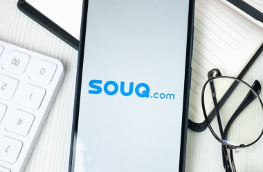 New York, ABD - 30 Haziran 2024: Souq.com Logosu Telefon Ekranı, Souq Company Simgesi.