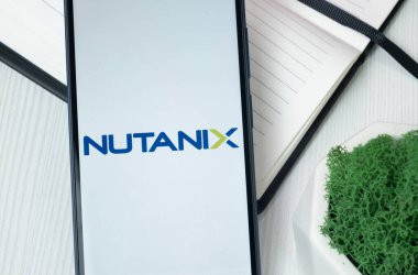 New York, ABD - 30 Haziran 2024: Nutanix Logosu veya Telefon Ekranında Simge.