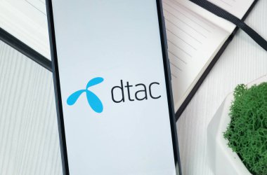 New York, ABD - 30 Haziran 2024: DTAC Logosu veya Telefon Ekranında Simge.