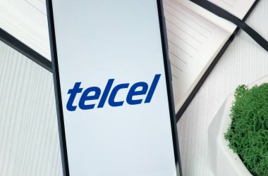 New York, ABD - 30 Haziran 2024: Telcel Logo veya Telefon Ekranındaki Simge.