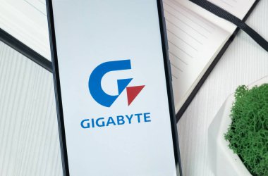 New York, ABD - 30 Haziran 2024: Gigabyte Logosu veya Telefon Ekranında Simge.