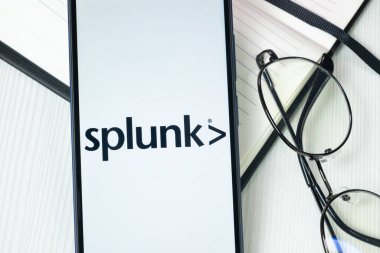 New York, ABD - 30 Haziran 2024: Telefon Ekranında Splunk Logosu veya Simgesi.