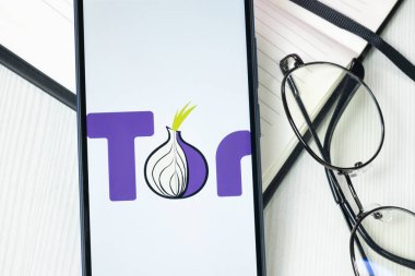 New York, ABD - 30 Haziran 2024: Tor Logo veya Telefon Ekranında Simge.